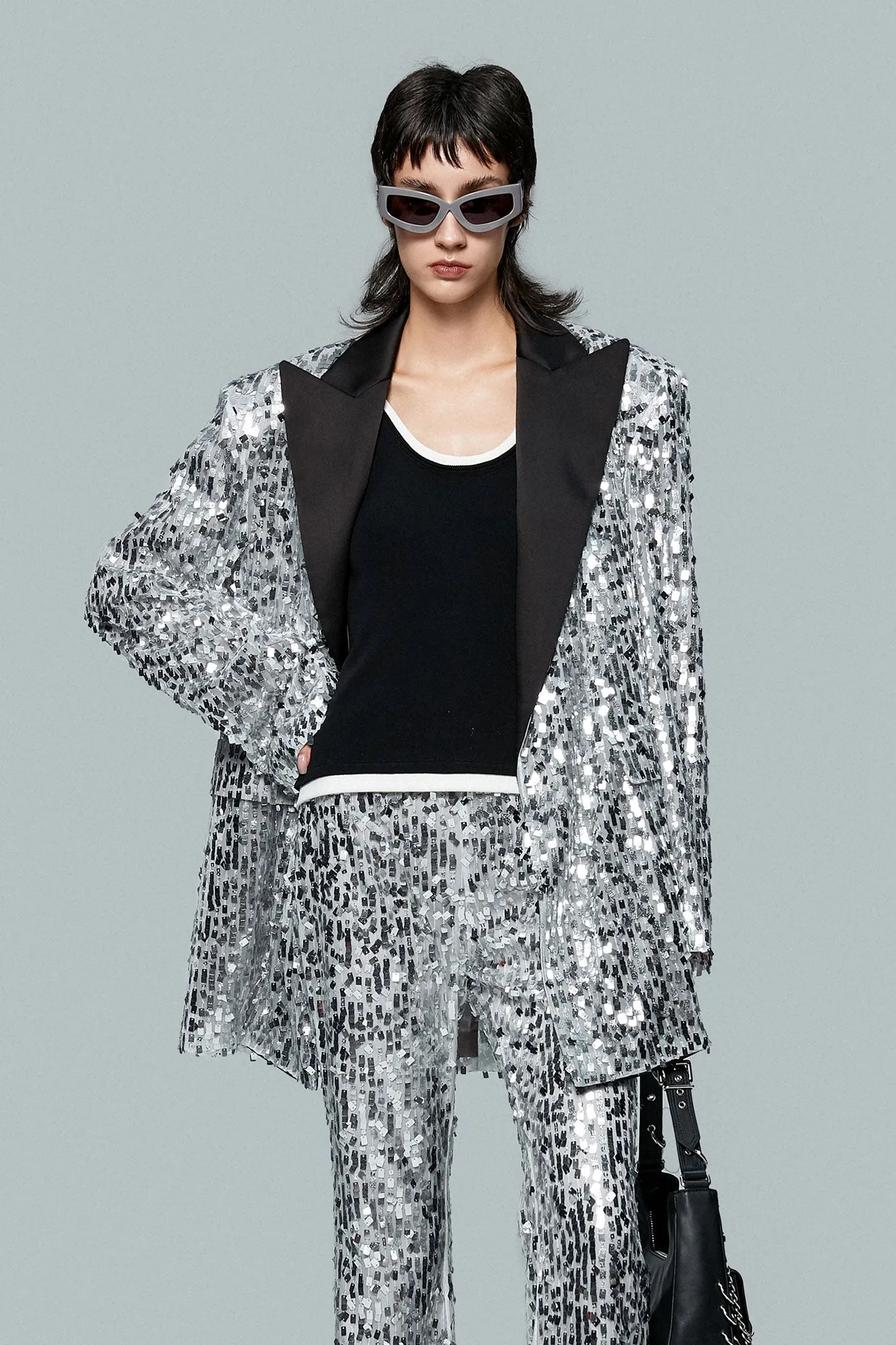 Contrast collar sequin suit