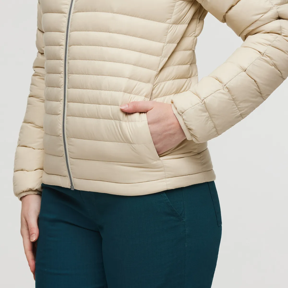 Fuego Hooded Down Jacket - Women's