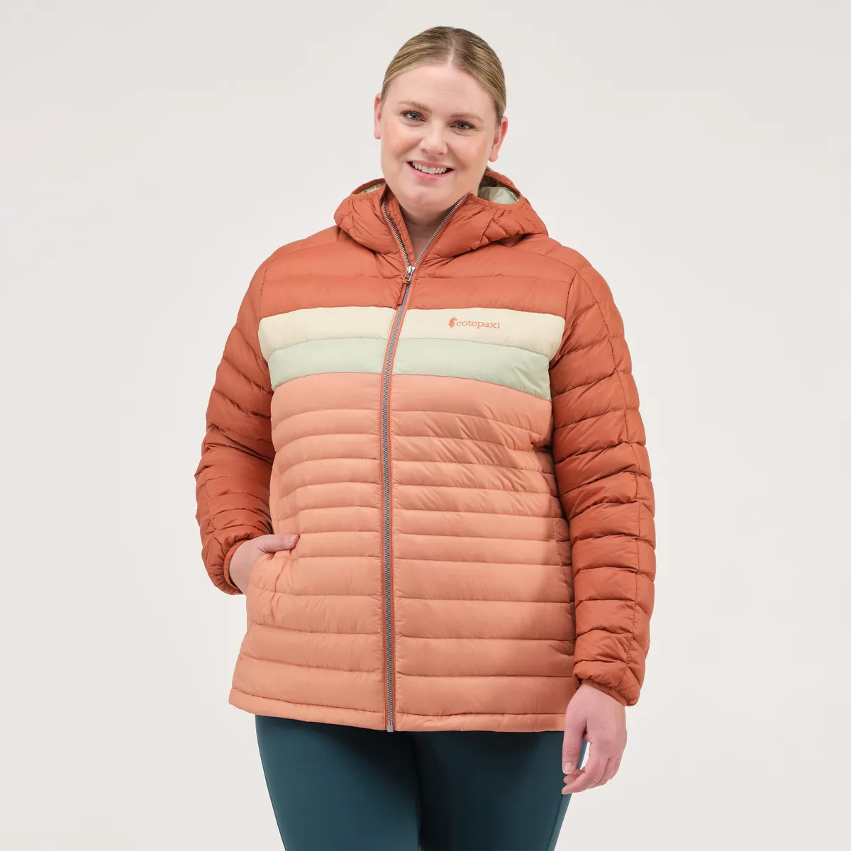 Fuego Hooded Down Jacket - Women's