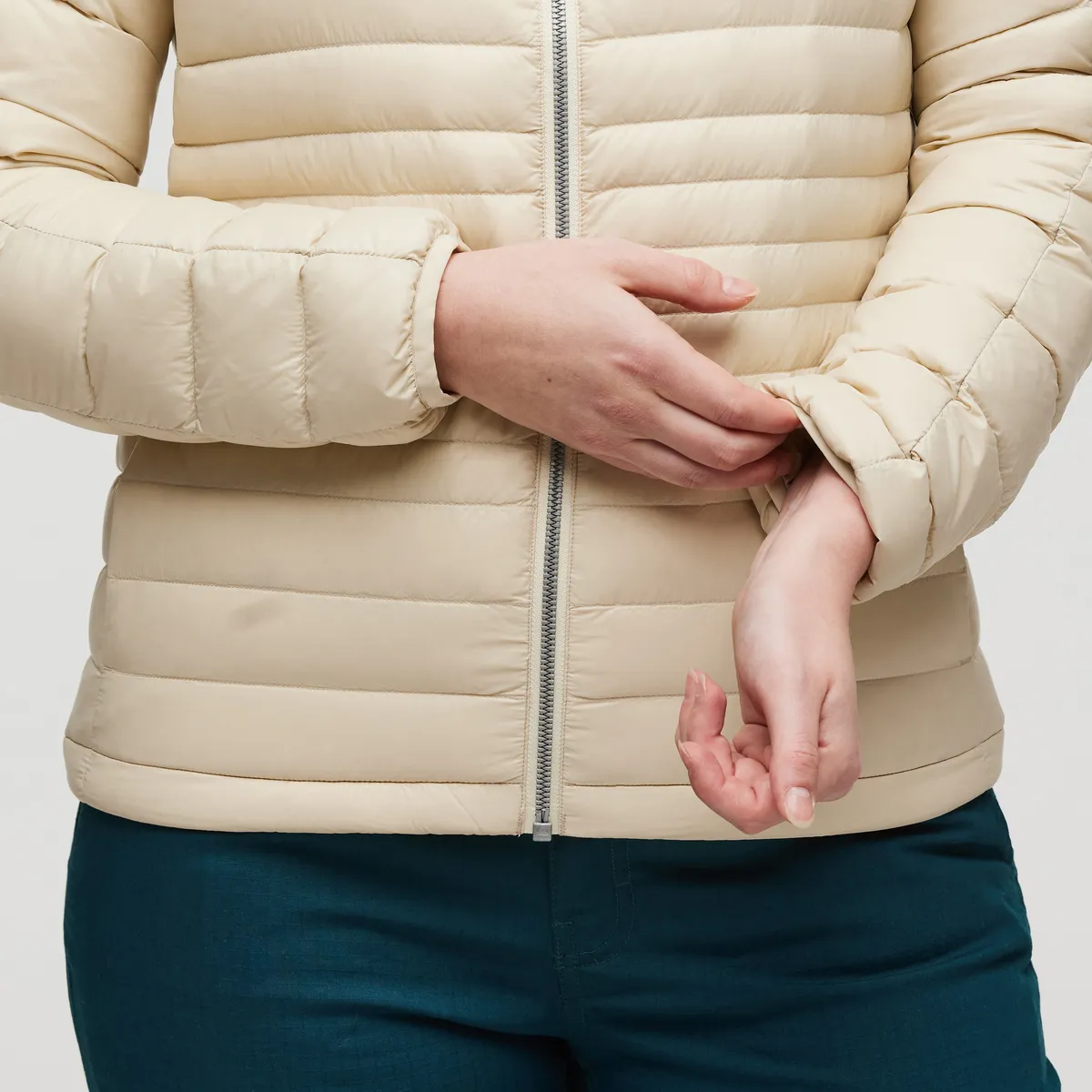 Fuego Hooded Down Jacket - Women's