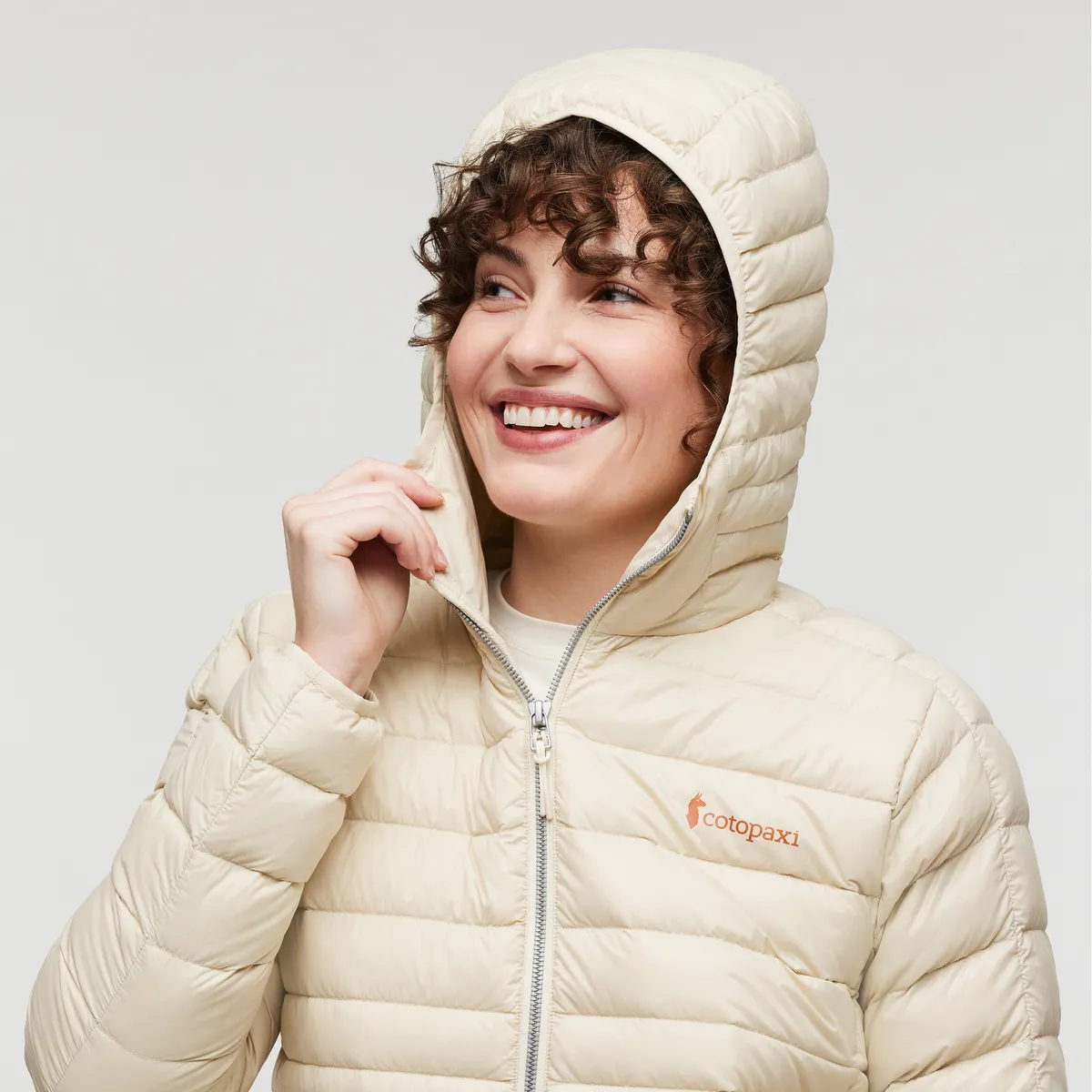 Fuego Hooded Down Jacket - Women's