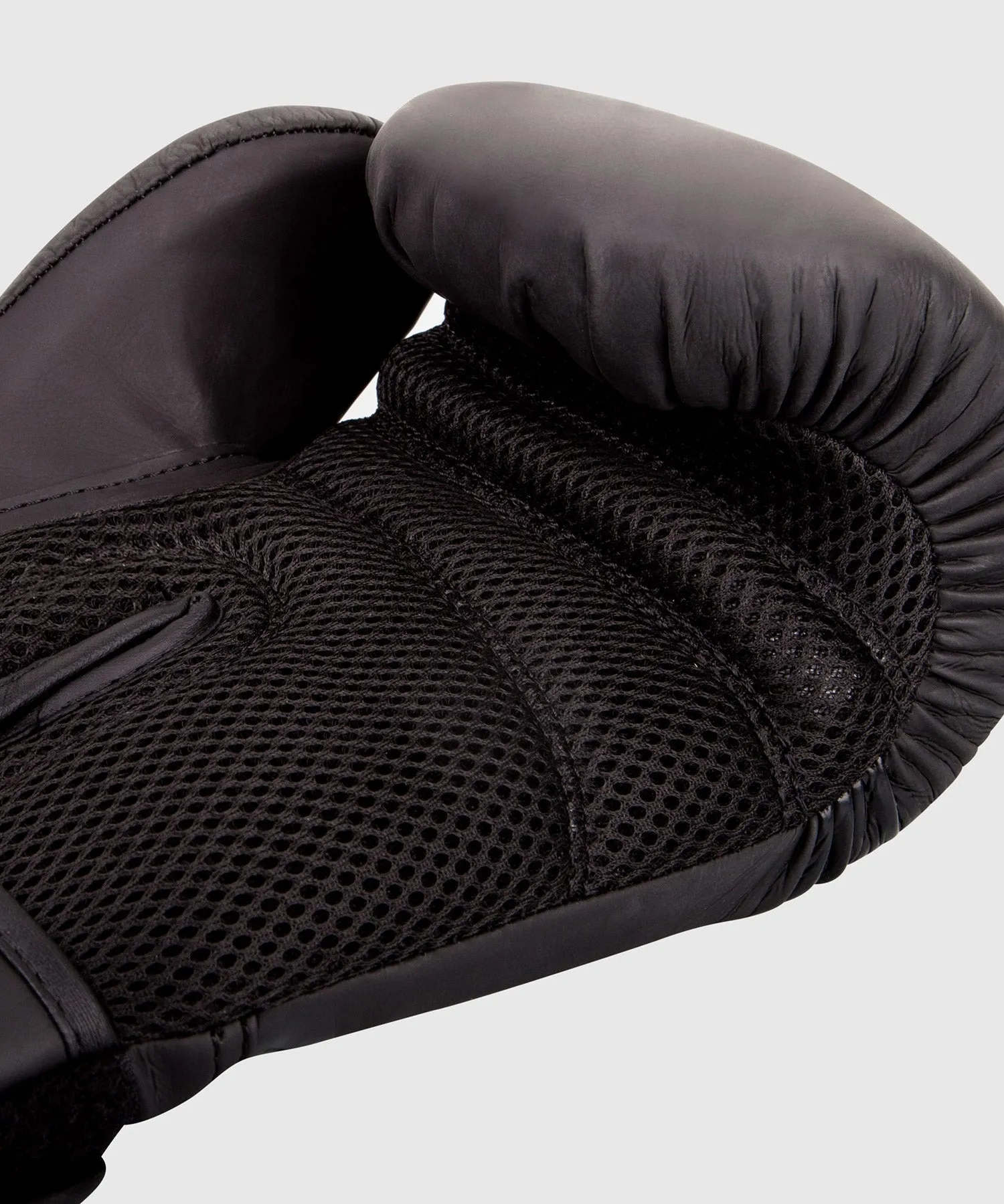 Ringhorns Charger Boxing Gloves - Black/Black